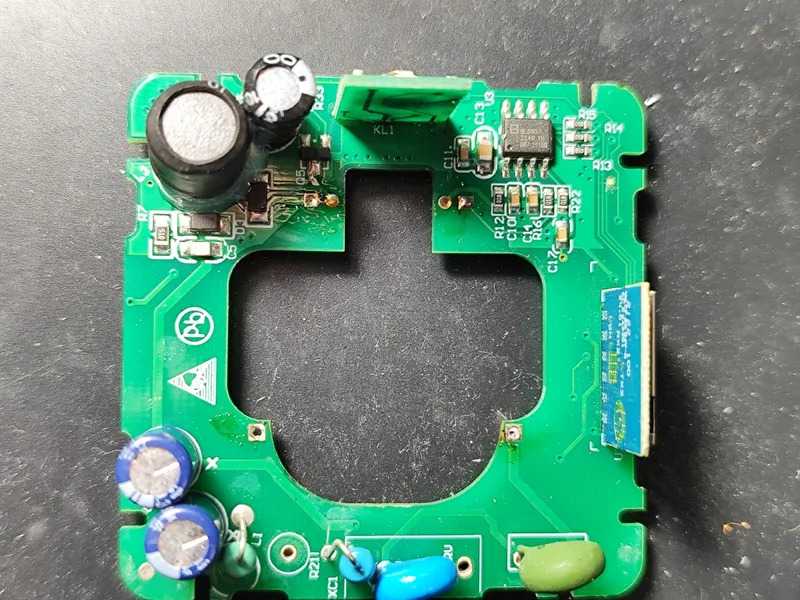 RCS-2-WF smart plug internals 4 RCS-2-WF smart plug internals 4