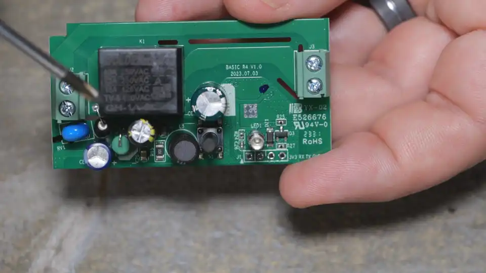 Sonoff BASIC R4 PCB alt text